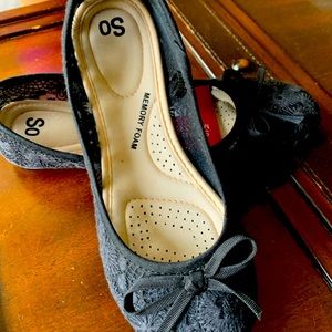 Women’s flats